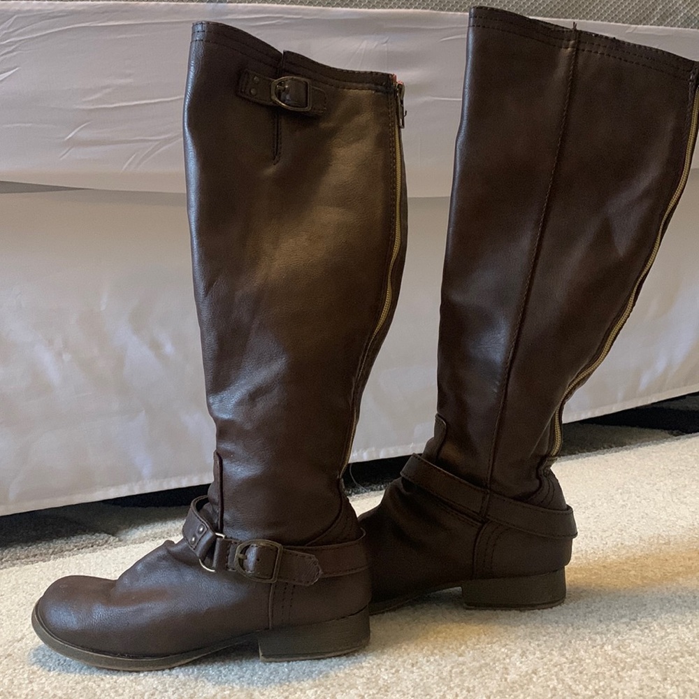 Trinkets size 6 tall women’s zip-up boots dark brown